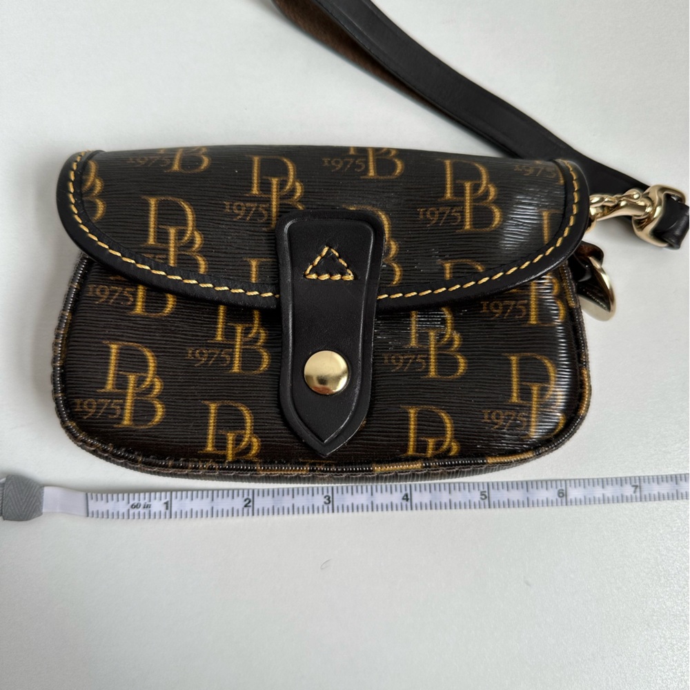 Dooney and Bourke Clutch Wristlet - Picture 9 of 10